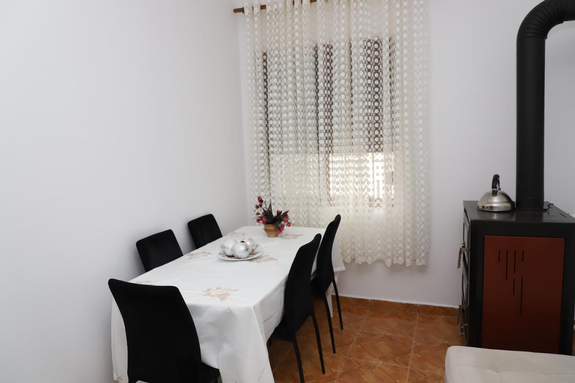 Apartment Xheison Berat Exterior foto