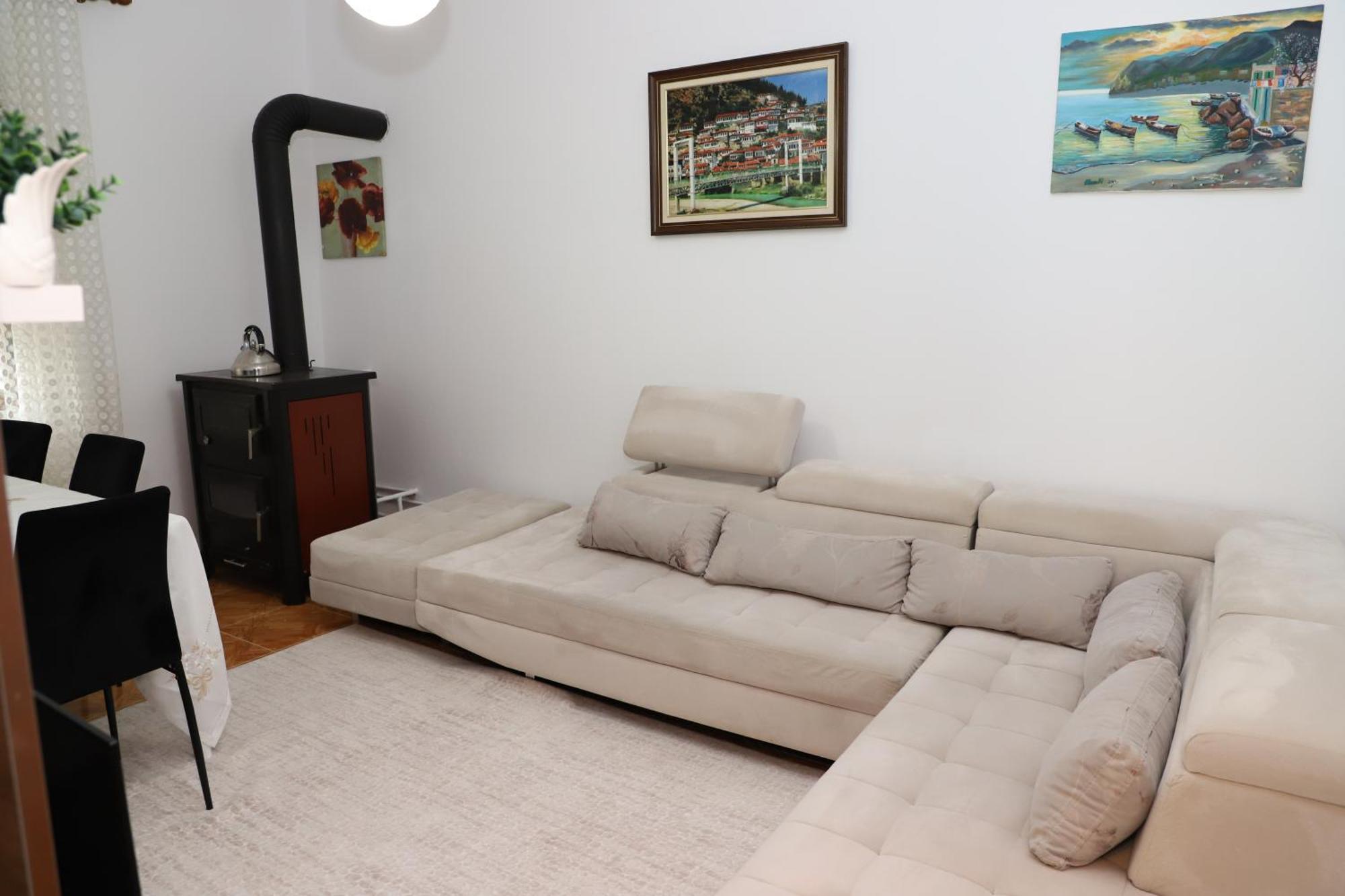 Apartment Xheison Berat Exterior foto